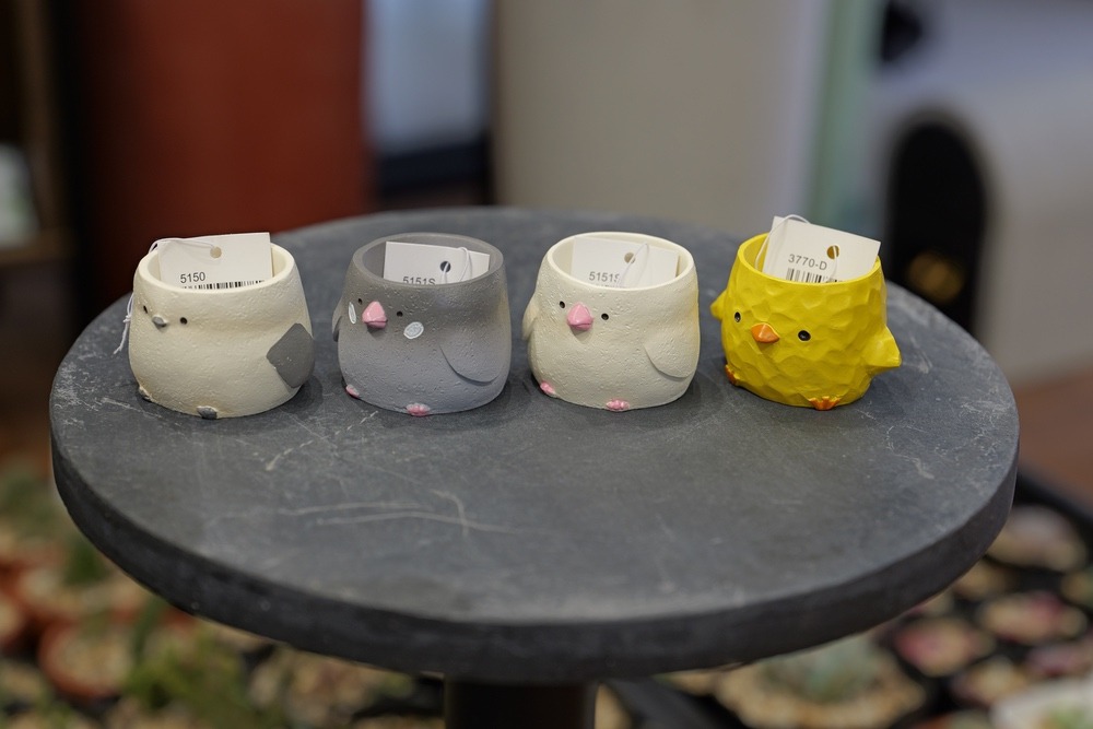 鳥の置物